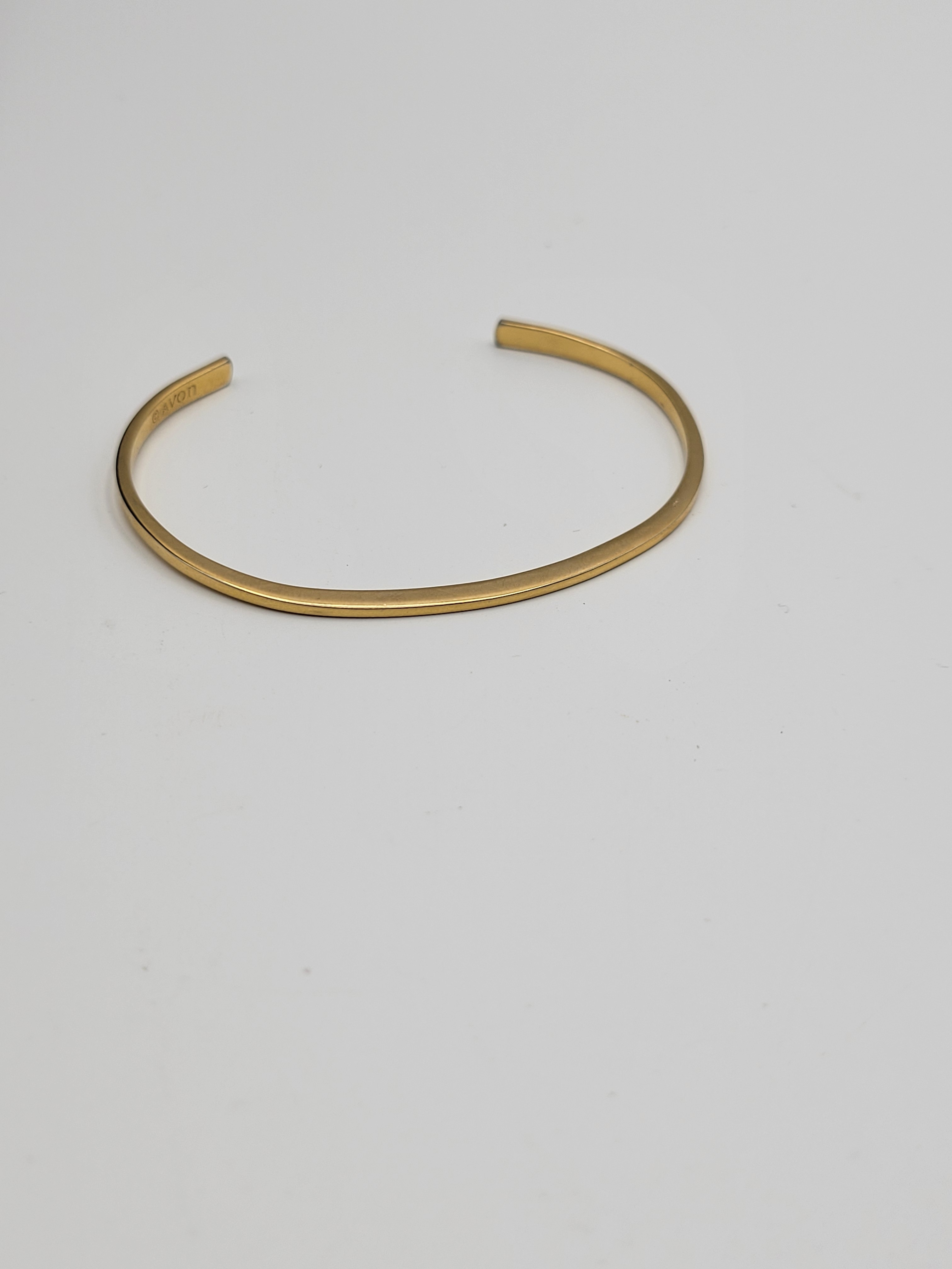 Avon Minimalist Gold Tone Open Cuff Bracelet Size 6